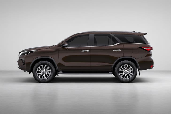 Toyota Fortuner Color Phantom Brown Toyota Fortuner Color Phantom Brown